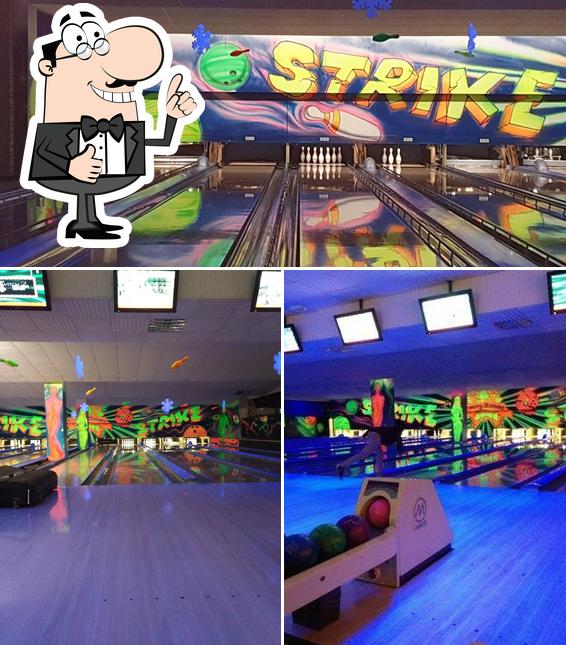 Guarda questa foto di Bowling Crazy House