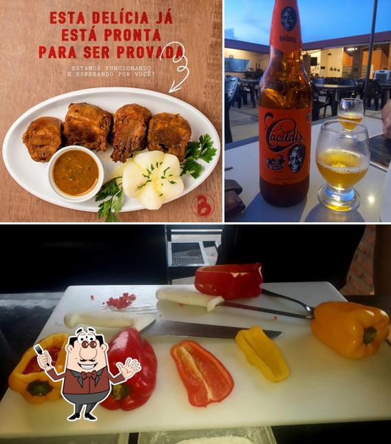 Entre diversos coisas, comida e cerveja podem ser encontrados no Braseiro Restaurante