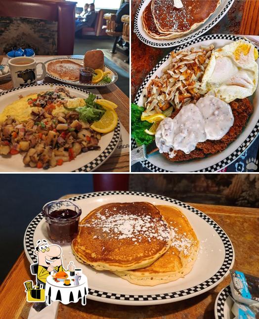 Black Bear Diner Natomas, 2700 El Centro Rd in Sacramento - Restaurant