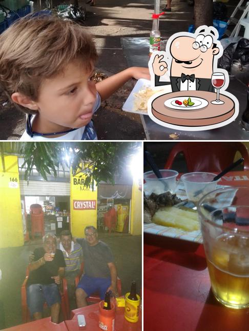 Entre diversos coisas, comida e álcool podem ser encontrados no Bar do H