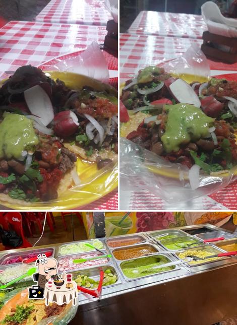 Еда в "Tacos El Vaquero"