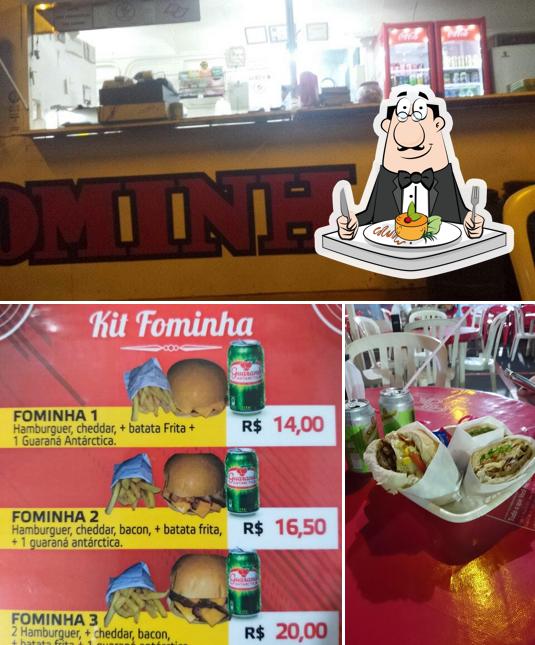 A imagem do Fominha Lanches’s comida e interior