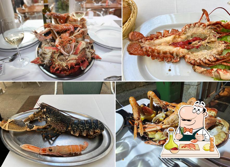 В "Restaurante Casa Vella" вы можете попробовать разные блюда с морепродуктами