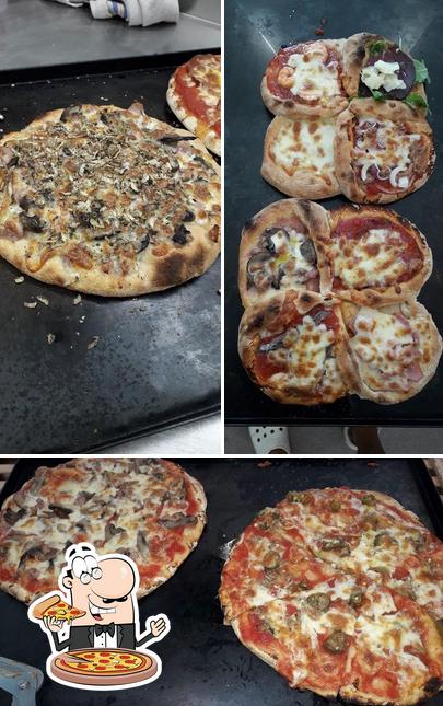 A Bar Pizzeria Ex Banca, puoi goderti una bella pizza