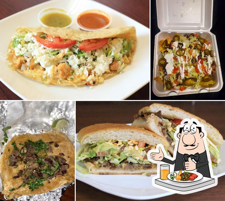 Manolos Tamales 4 in Chicago Restaurant menu and reviews