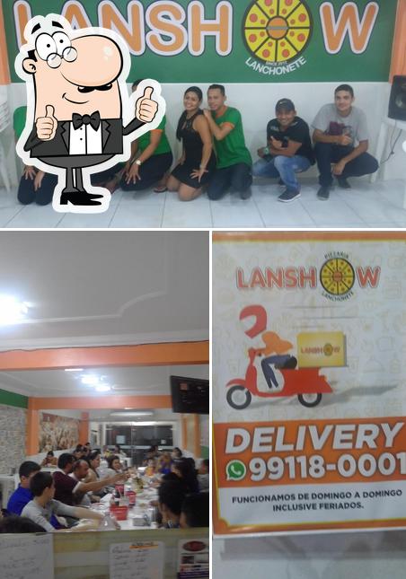 Look at the picture of Lanshow Pizzaria e Lanchonete