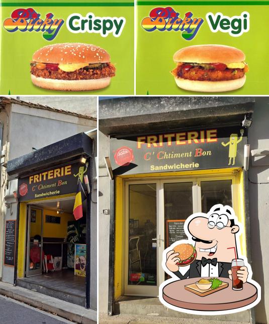 Essayez un hamburger à FRITERIE C'CHTIMENT BON