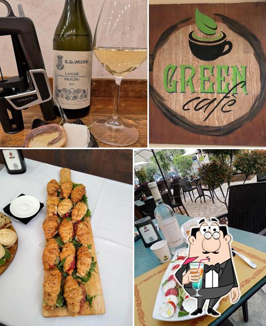 La foto della bevanda e cibo di Green Cafè Wine Bar E Caffetteria