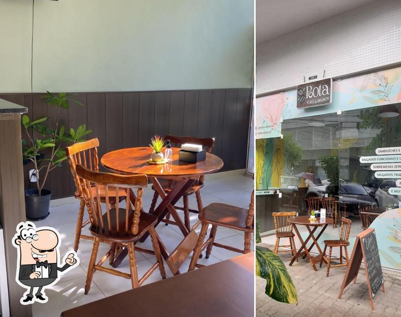 O interior do Rota Café & Brunch