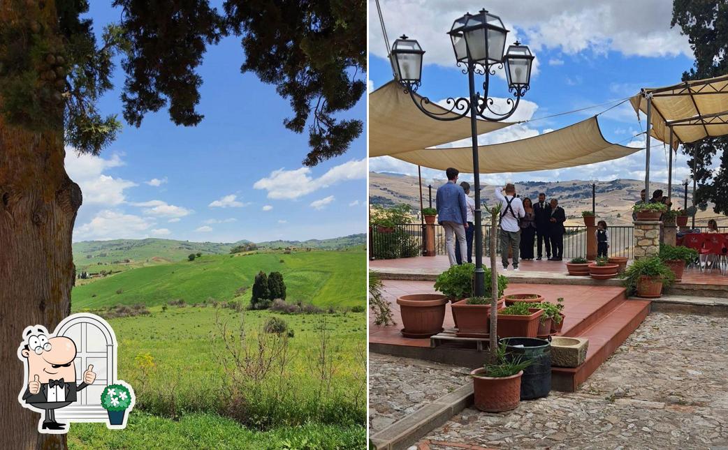 Goditi la vista dall'area esterna di Casale Villa Rainò