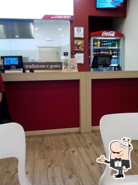 Siediti a un tavolo di La Piadineria