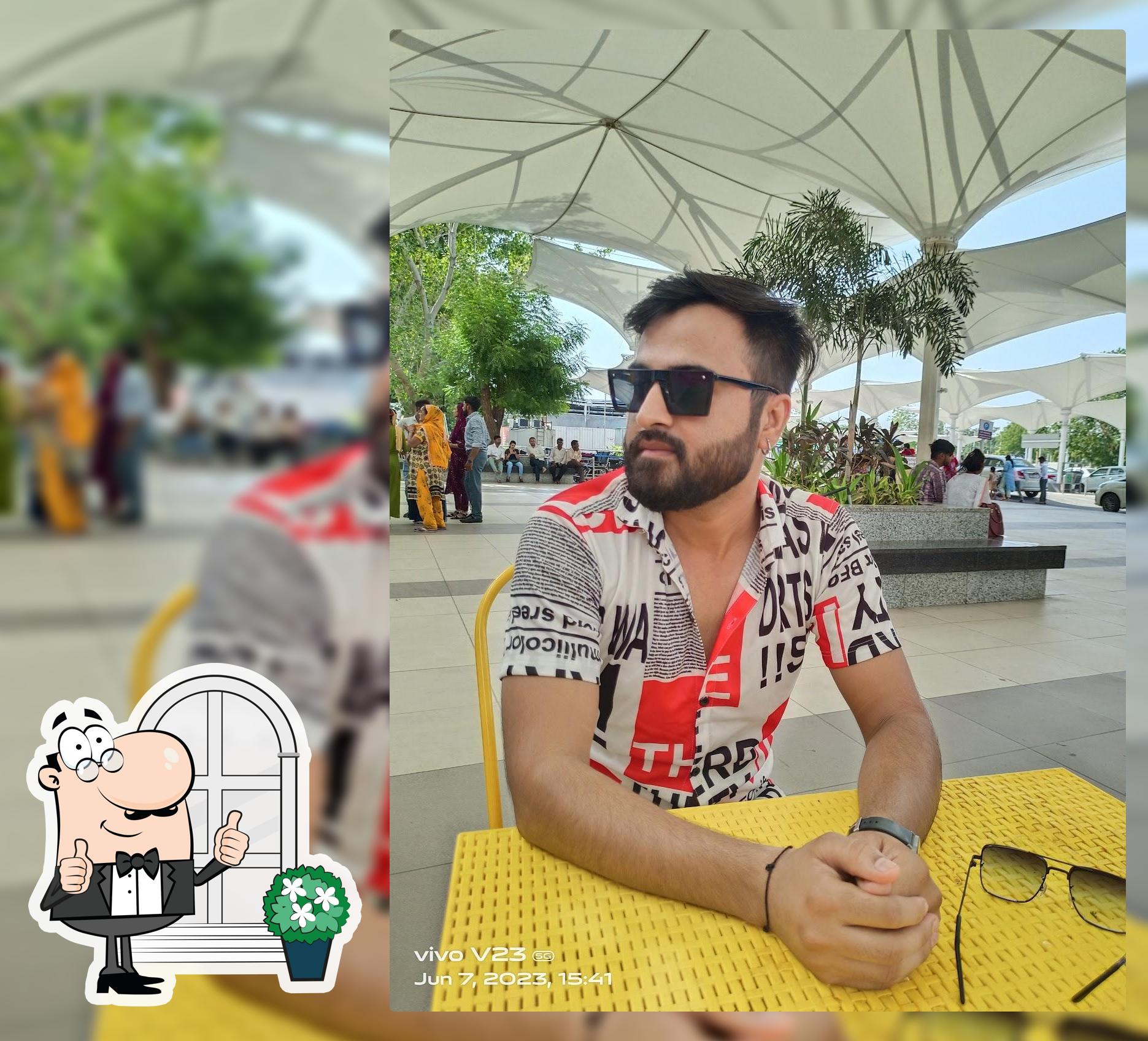 Check out how Chini Thai looks outside