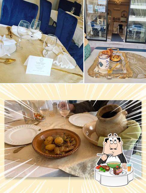 L’image de la table à manger et intérieur concernant Restaurant Dar Arjounia