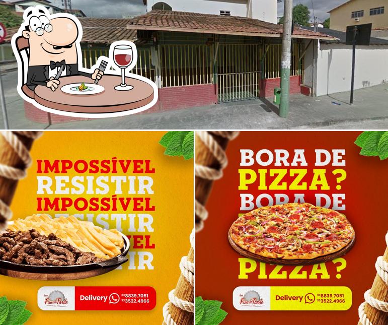 Confira a foto ilustrando comida e exterior no Bar Fim De Tarde