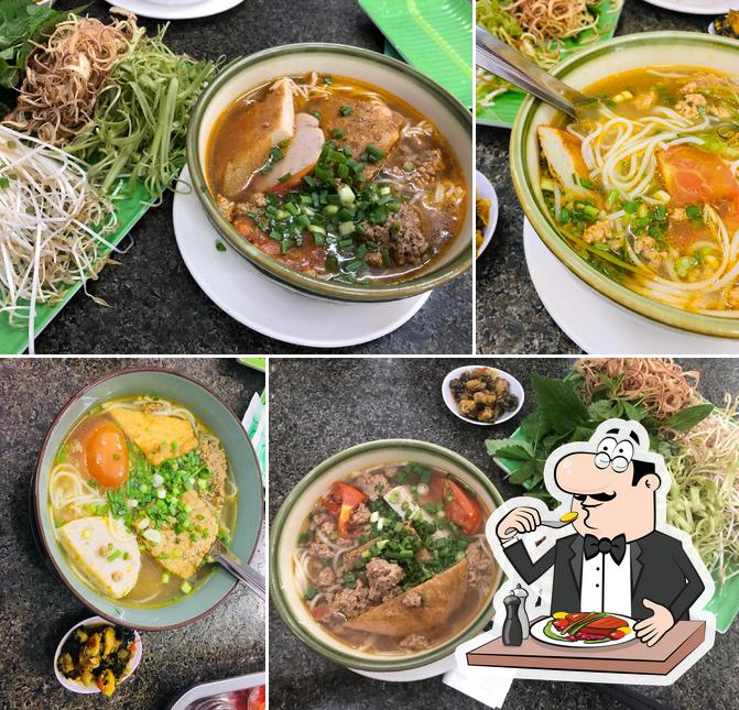 Блюда в "Bún Riêu cua ốc Phan Rang"