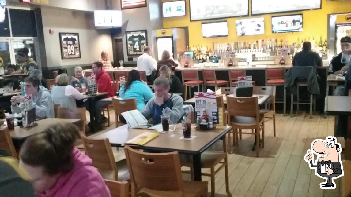 Buffalo Wild Wings, 2929 Milton Ave 110 in Janesville Restaurant