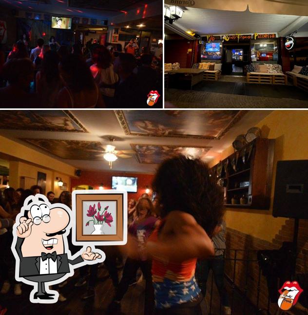 Gli interni di Sticky Fingers Pub-Pizzeria
