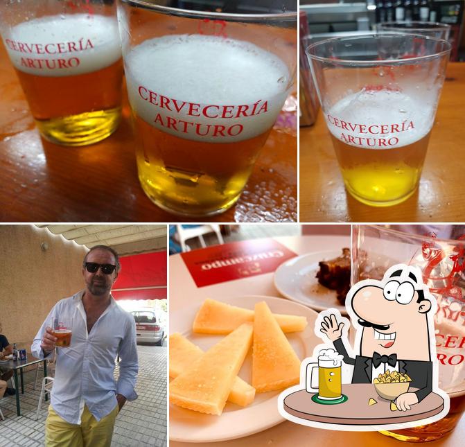 Pub y bar CERVECERÍA ARTURO, Sevilla, C. Séptimo Día - Opiniones del  restaurante