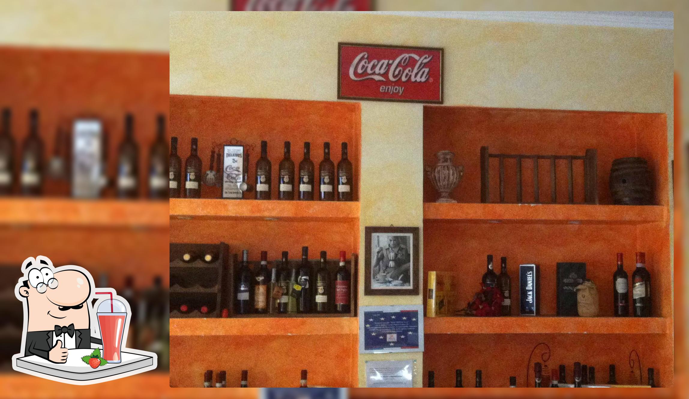 Goditi un drink al pub & bar Enjoy Cafè