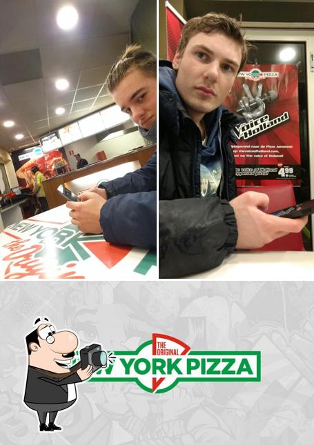 Regarder la photo de New York Pizza