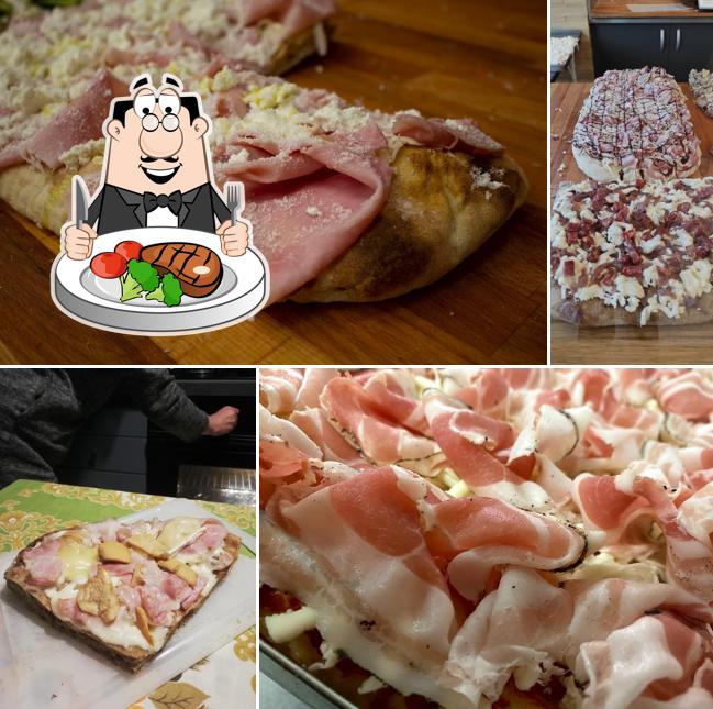 Prenditi i un pasto a base di carne a Voglia Della Pizza