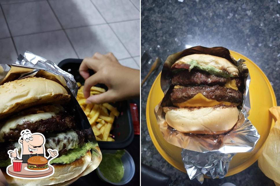 Delicie-se com um hambúrguer no Street burgers gyn