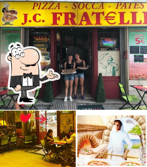 La photo de la intérieur et extérieur de Fratelli Pizza’s