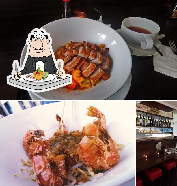 L’image de la nourriture et comptoir de bar de Mr. Vi Noodle & Sushi Bar’s