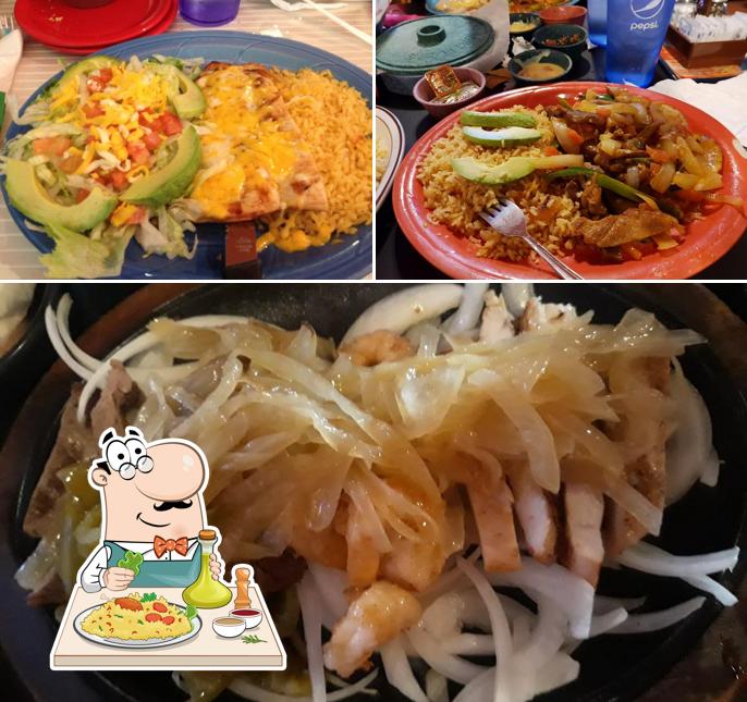 Chelino's Mexican Restaurant (Yukon, OK), 1227 Garth Brooks Blvd in