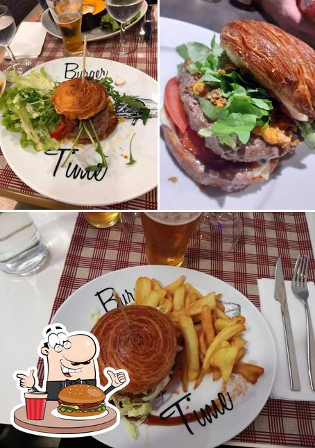 Essayez un hamburger à A tâbl