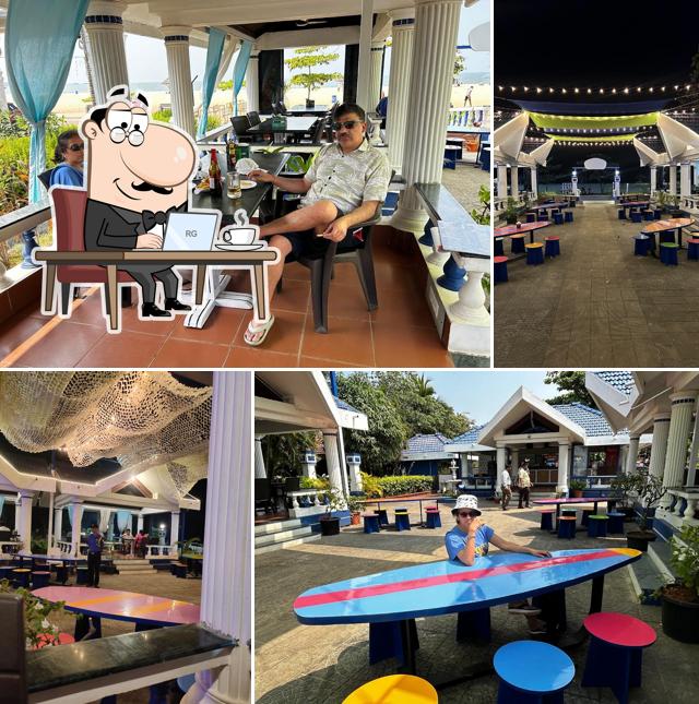 Bubbles Beach Bar