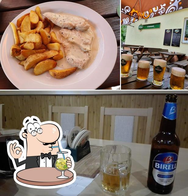 В Restaurace U Schwarzů есть напитки, еда и многое другое
