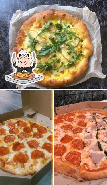 Попробуйте пиццу в "Кусочек Италии"