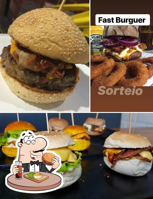 Peça um hambúrguer no Fast Burguer