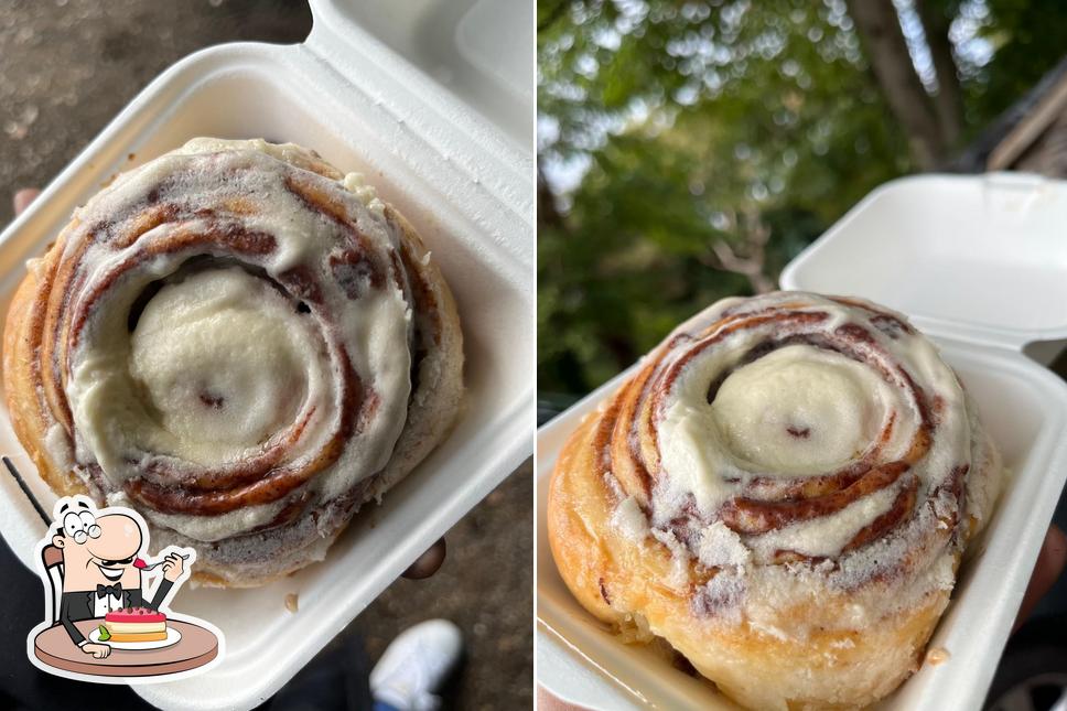 Закажите один из десертов в "Cinnabon Aldersbrook"