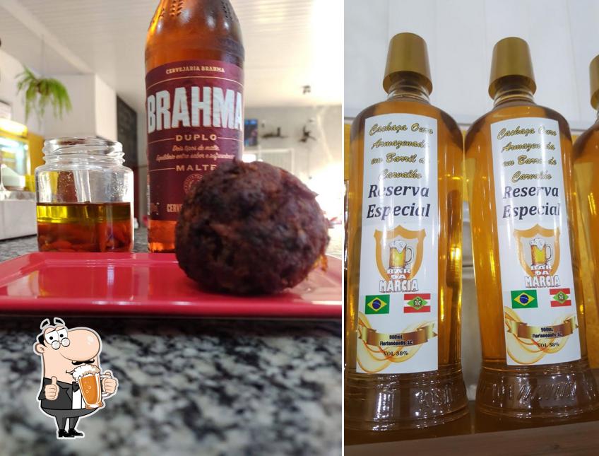 Bar Da Márcia fornece uma opção de cervejas