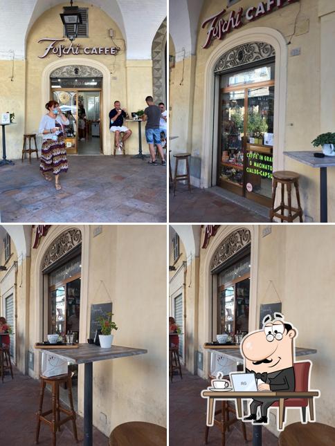 Dai un'occhiata agli interni di Foschi
