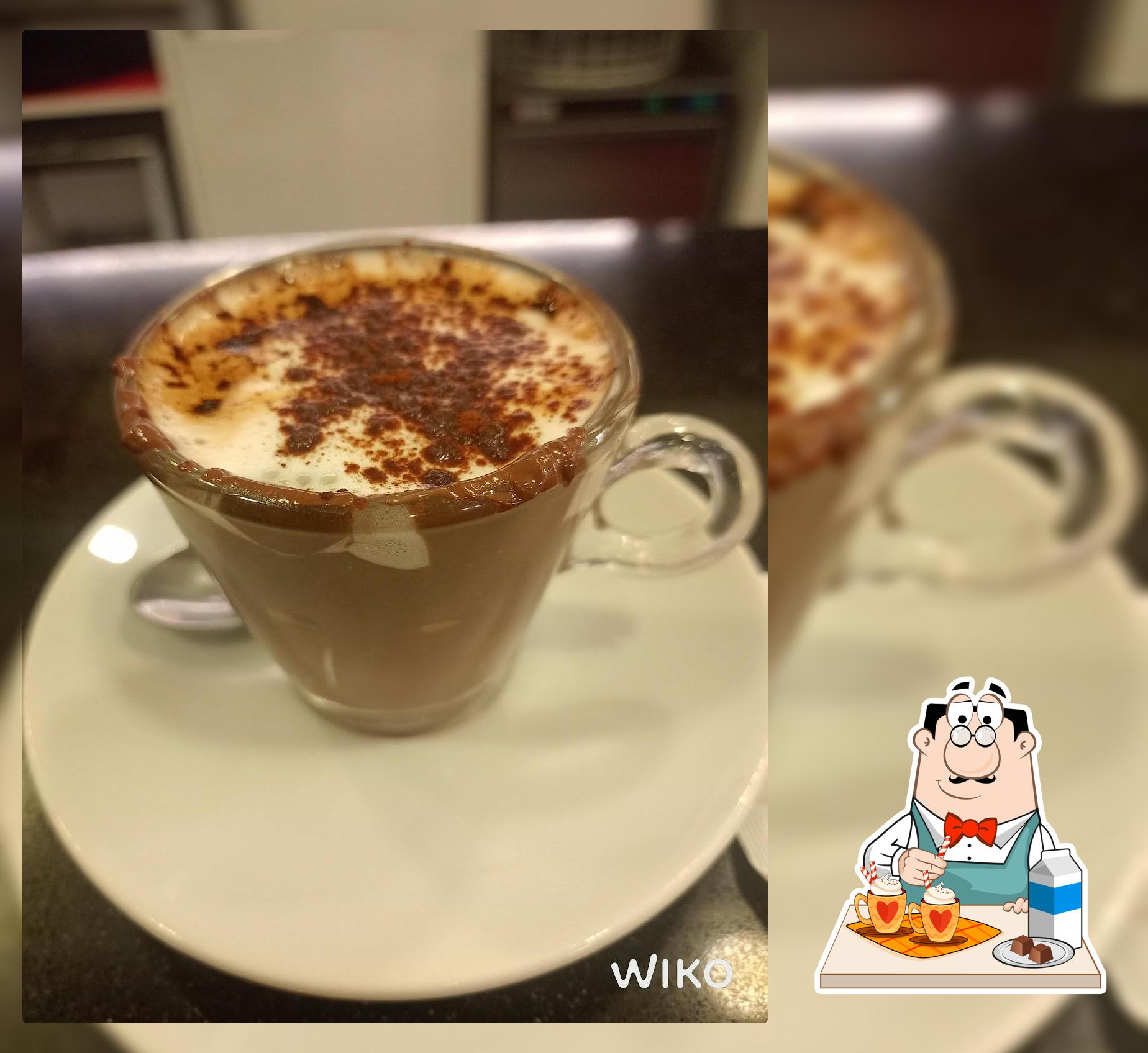 Goditi qualcosa da bere al pub & bar Il Cit Cafè