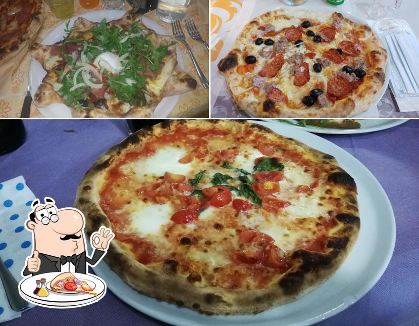 Scegli una pizza a Ristorante Pizzeria Coccinella