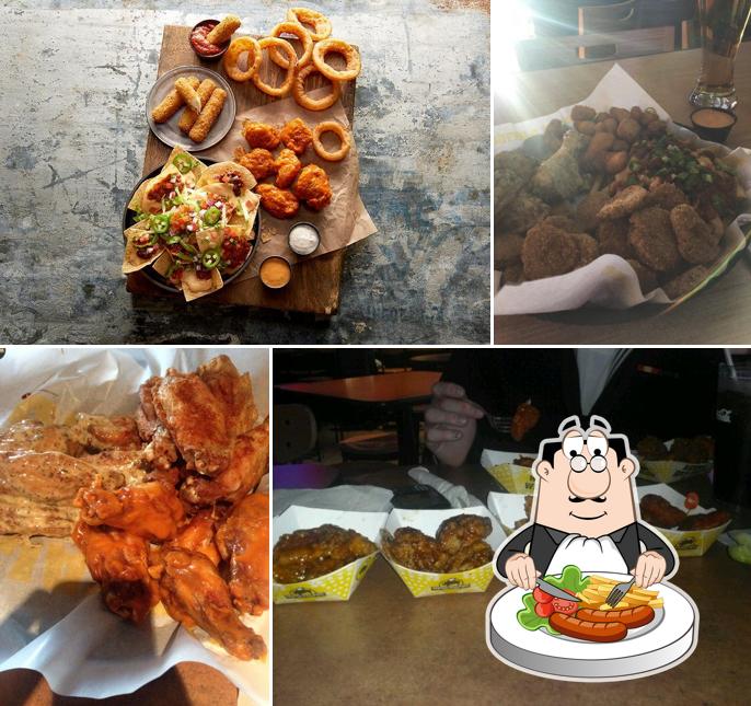 Buffalo Wild Wings, 3961 Fountain Square Pl in Waukegan Restaurant