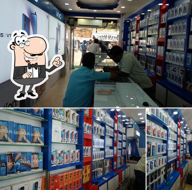 The interior of Satyam mobile point