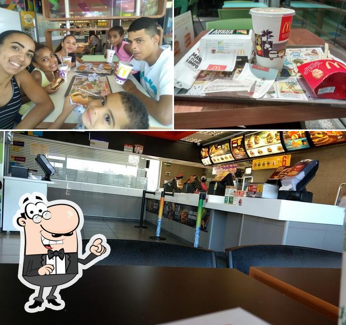 Confira a imagem ilustrando interior e comida no McDonald's