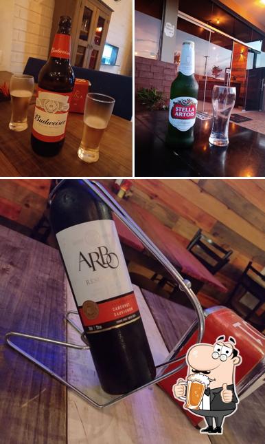 Você pode tomar um copo de cerveja leve ou escura