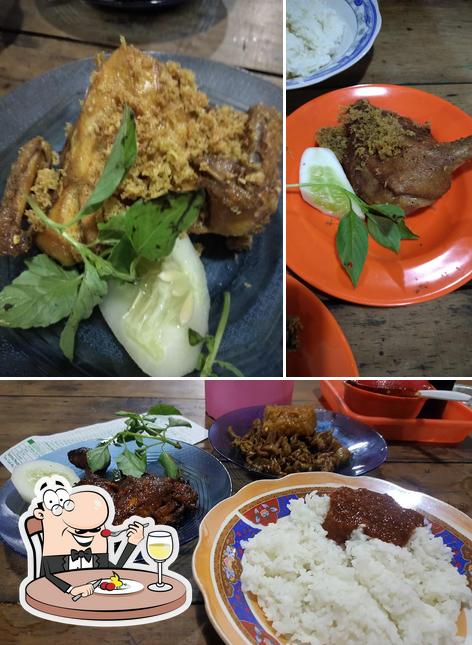 Comida en Warung Sumber Rejo