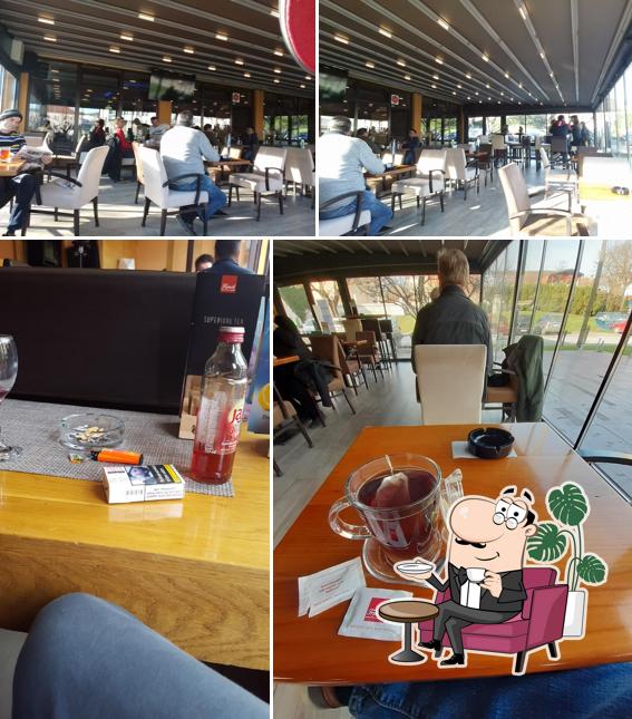 Dai un'occhiata agli interni di Casper Caffe