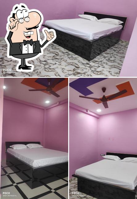 HOTEL JAY ROYAL LODGE family restaurant(couple friendly)