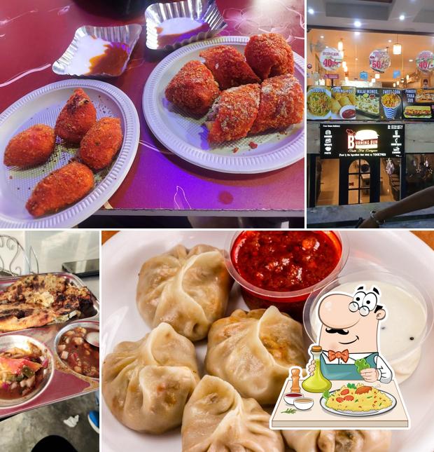 Royal Momos