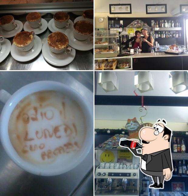 Tra le diverse cose da Eclisse Cafe' si possono trovare la bevanda e bancone da bar