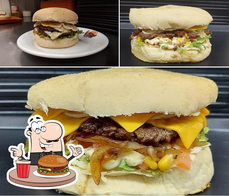 Delicie-se com um hambúrguer no Friends X-Burger