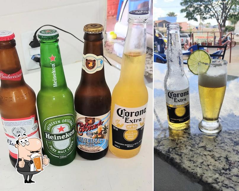 Peça um copo de cerveja leve ou escura